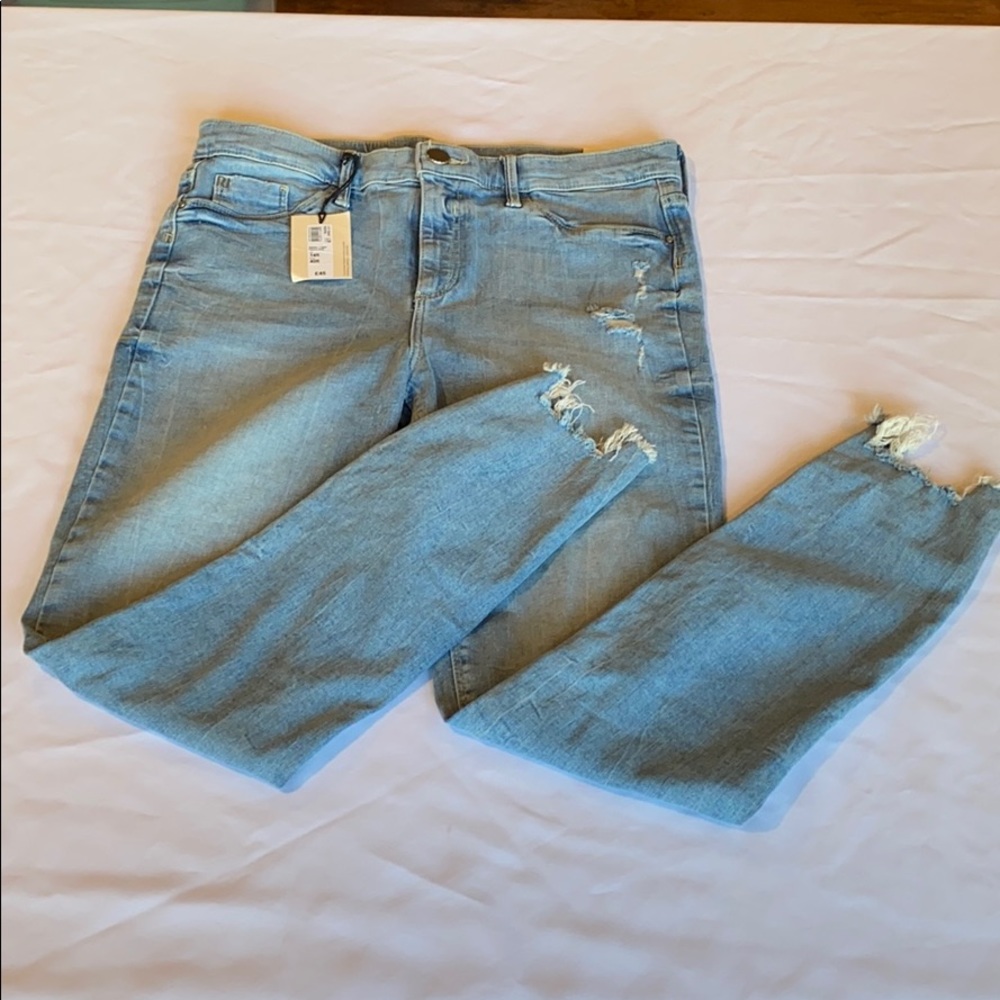 River Island “Molly” mid rise jegging NWT